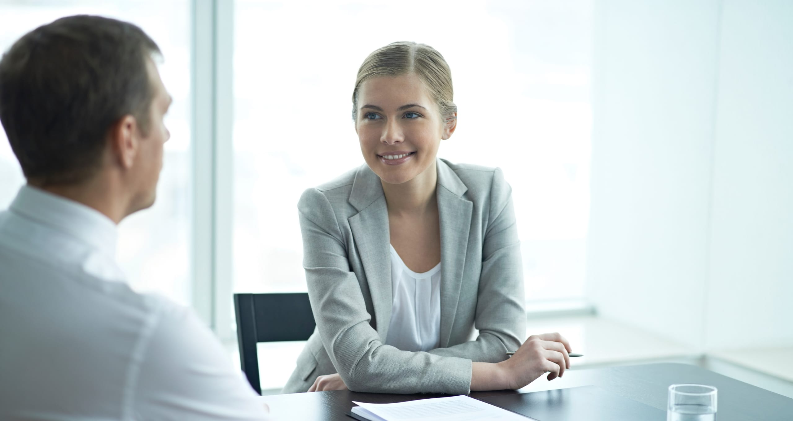 Maak zelf een arbeids­overeenkomst  VraagHugo